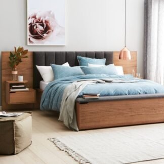 غرفة نوم من الخشب الطبيعي